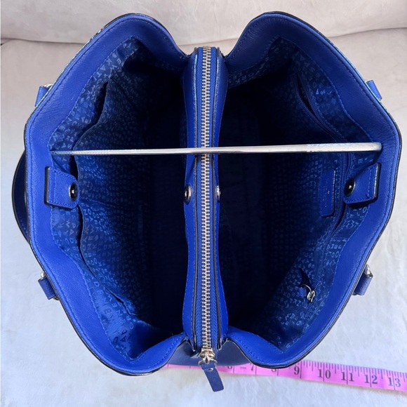 Kate Spade hand bag with detachable crossbody/shoulder strap - Picture 8 of 13